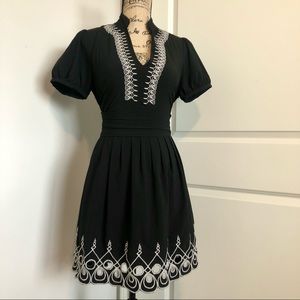 Very Flattering Fitted Vintage Dress